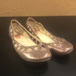 Metallic flats